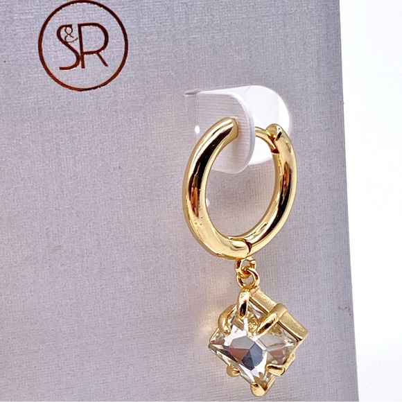 NWT Stella & Ruby Clear Square Crystal Drop Huggie Earrings - Picture 5 of 11